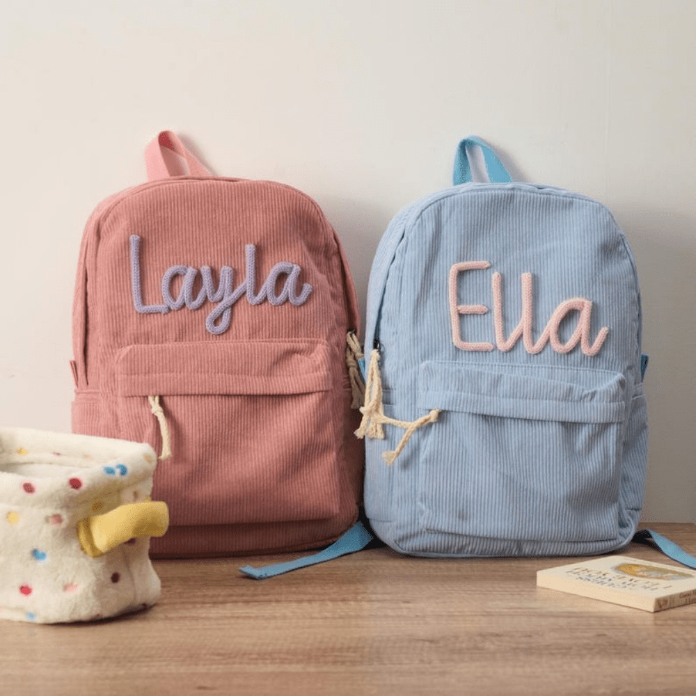 Mochila de pana personalizada con nombre bordado